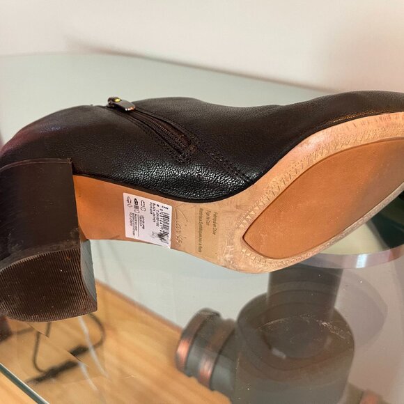 Clarks Booties  - black, 8.5 - Picture 5 of 7